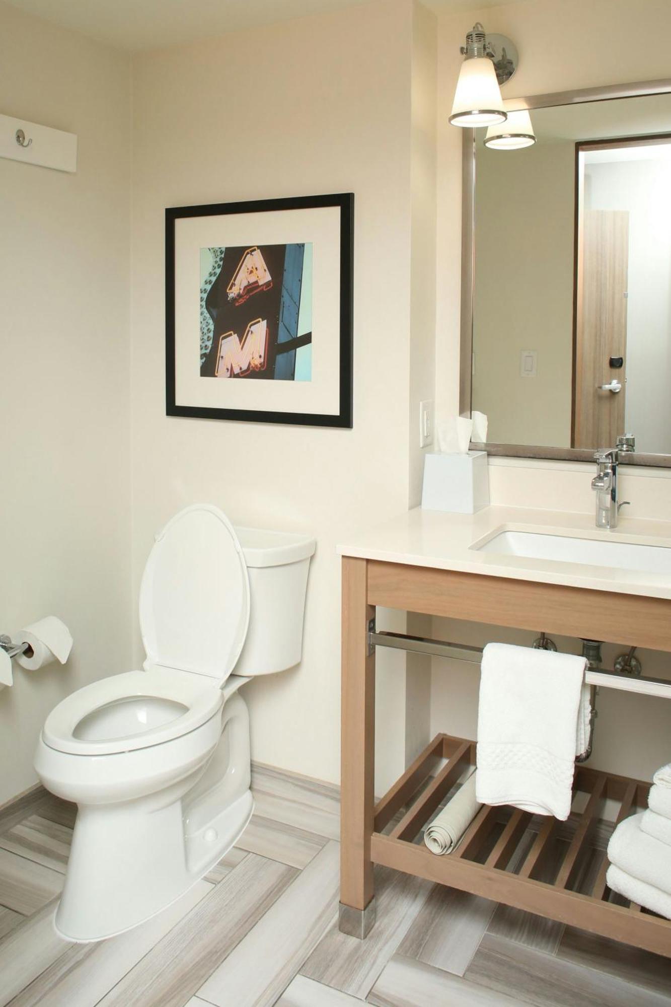 Four Points By Sheraton מידלנד מראה חיצוני תמונה