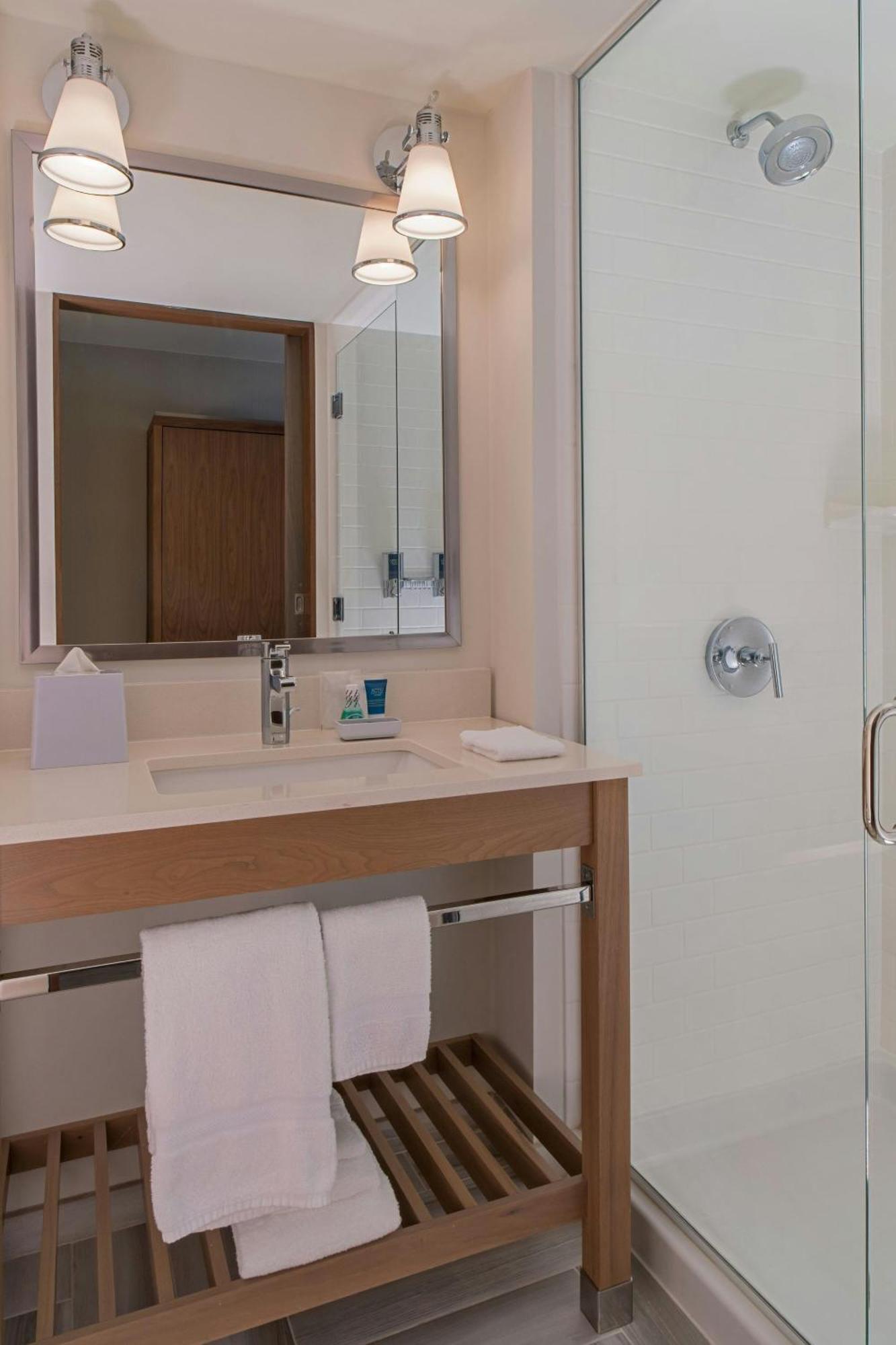 Four Points By Sheraton מידלנד מראה חיצוני תמונה