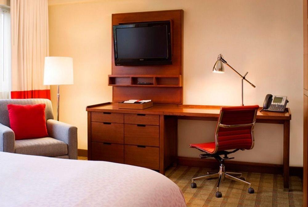 Four Points By Sheraton מידלנד מראה חיצוני תמונה